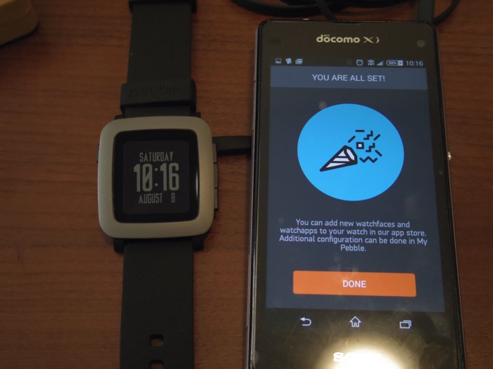 pebble time の開封からセットアップまで。ウォッチフェイス切り替えの様子・動画あり。